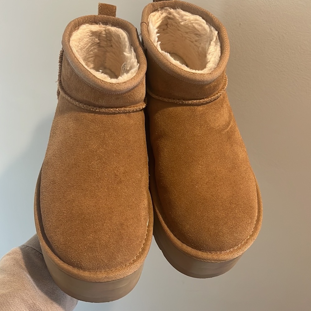 Platform UGGS